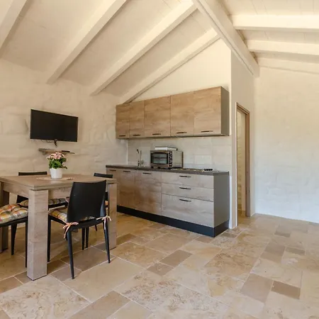 Ferienhaus Pagliaio Tipico Nello Junno *