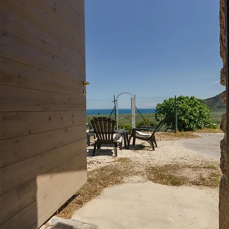 Pagliaio Tipico Nello Junno Ferienhaus Mattinata